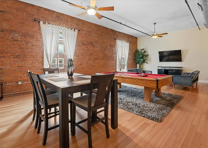 Top Floor Loft In Downtown Indianapolis!!!