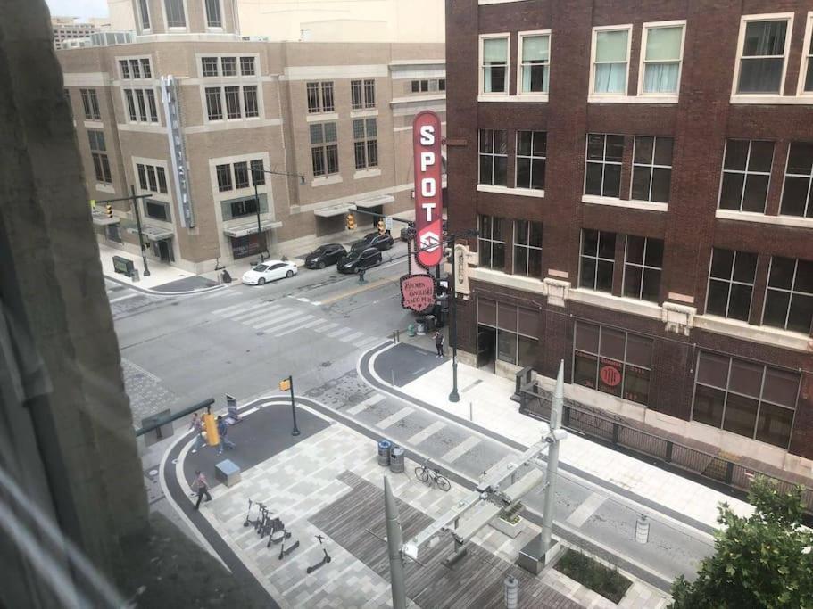 Floor Loft In Downtown Indianapolis!!! Apartment