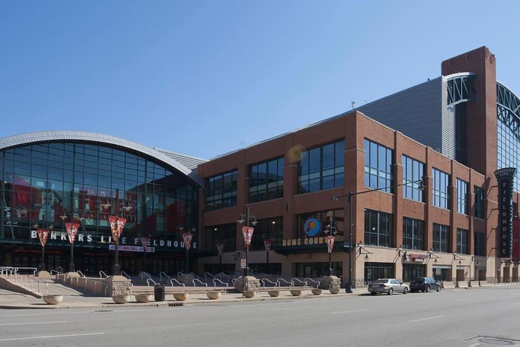 Floor Loft In Downtown Indianapolis!!! Apartment