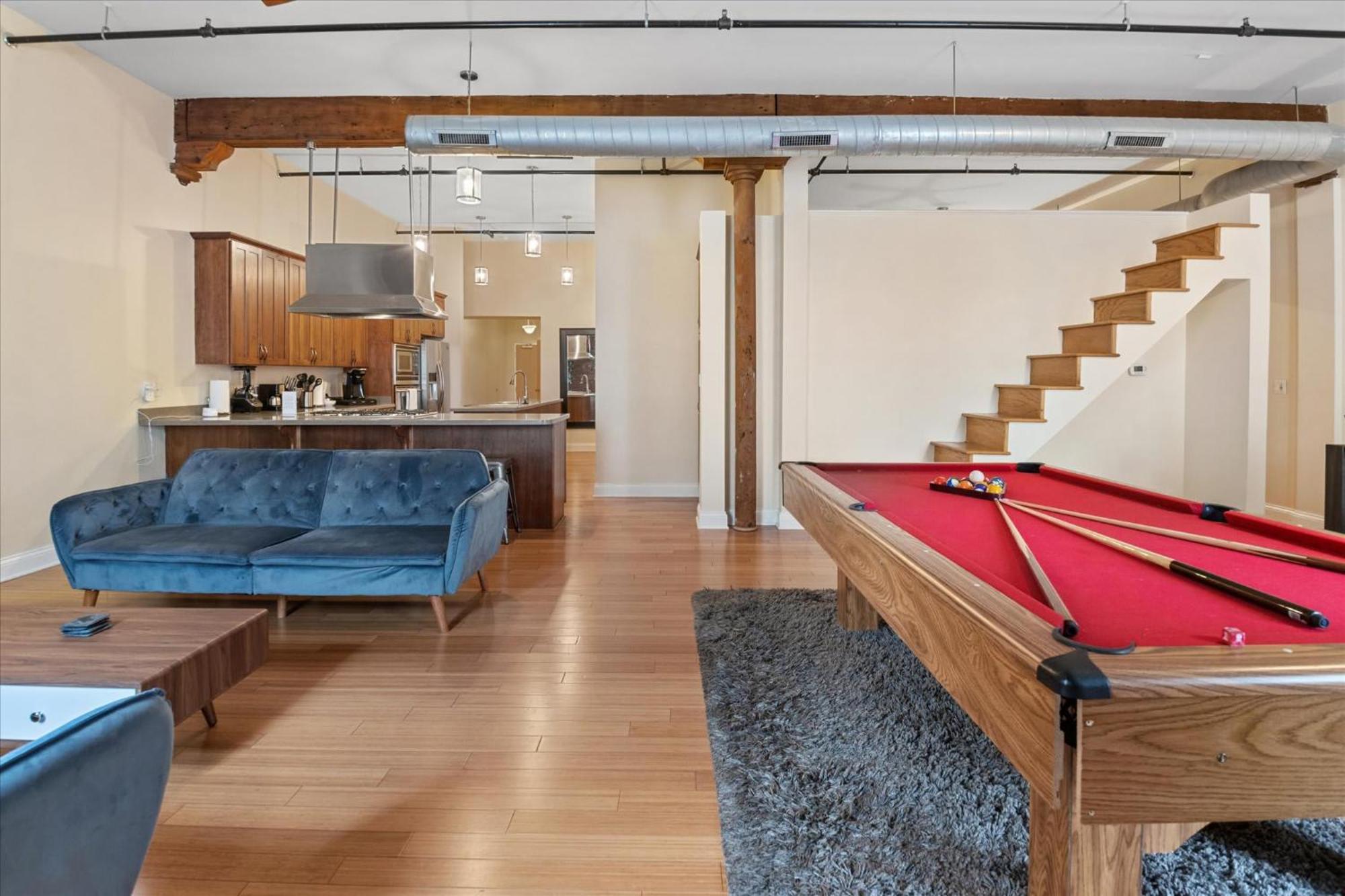 Floor Loft In Downtown Indianapolis!!! Apartment *