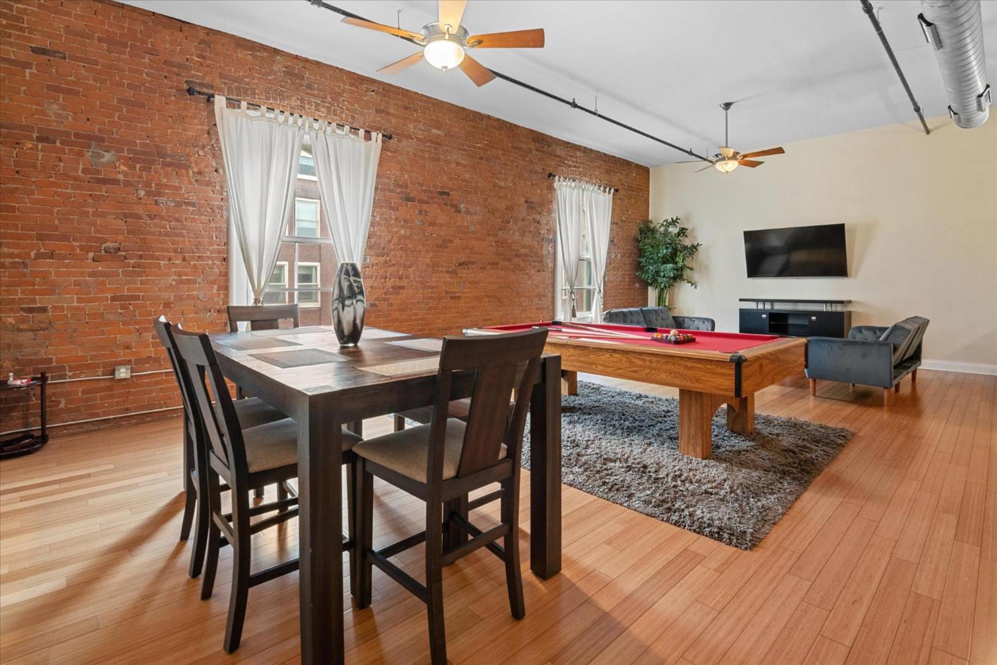 Floor Loft In Downtown Indianapolis!!!